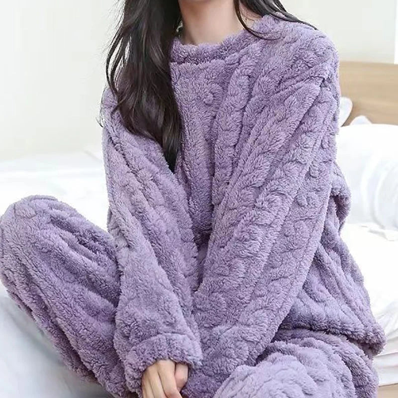 Women’s Plush Cable-Texture Lounge Set | Long-Sleeve Top and Trousers 3