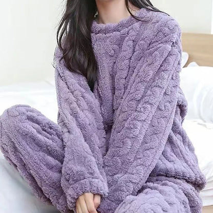 Women’s Plush Cable-Texture Lounge Set | Long-Sleeve Top and Trousers 3